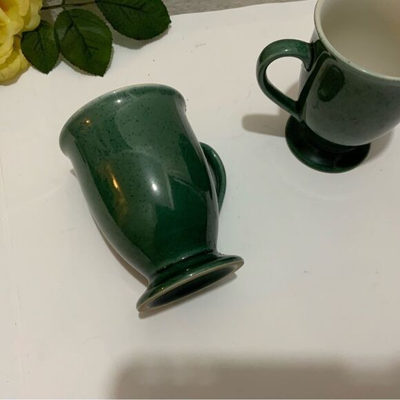2 Churchill Made in England Green Pedestal Glasses /Mugs with Gold Rim 4 1/2” G6 - Picture 3 of 9
